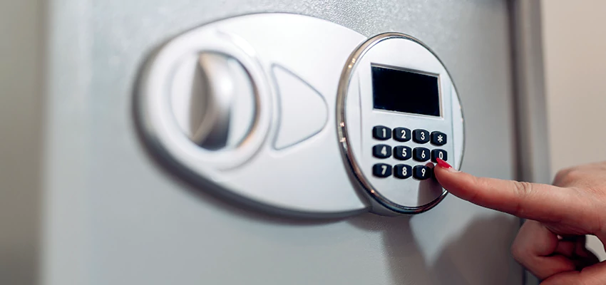 Jewelry Safe Cracking in Mentone, California